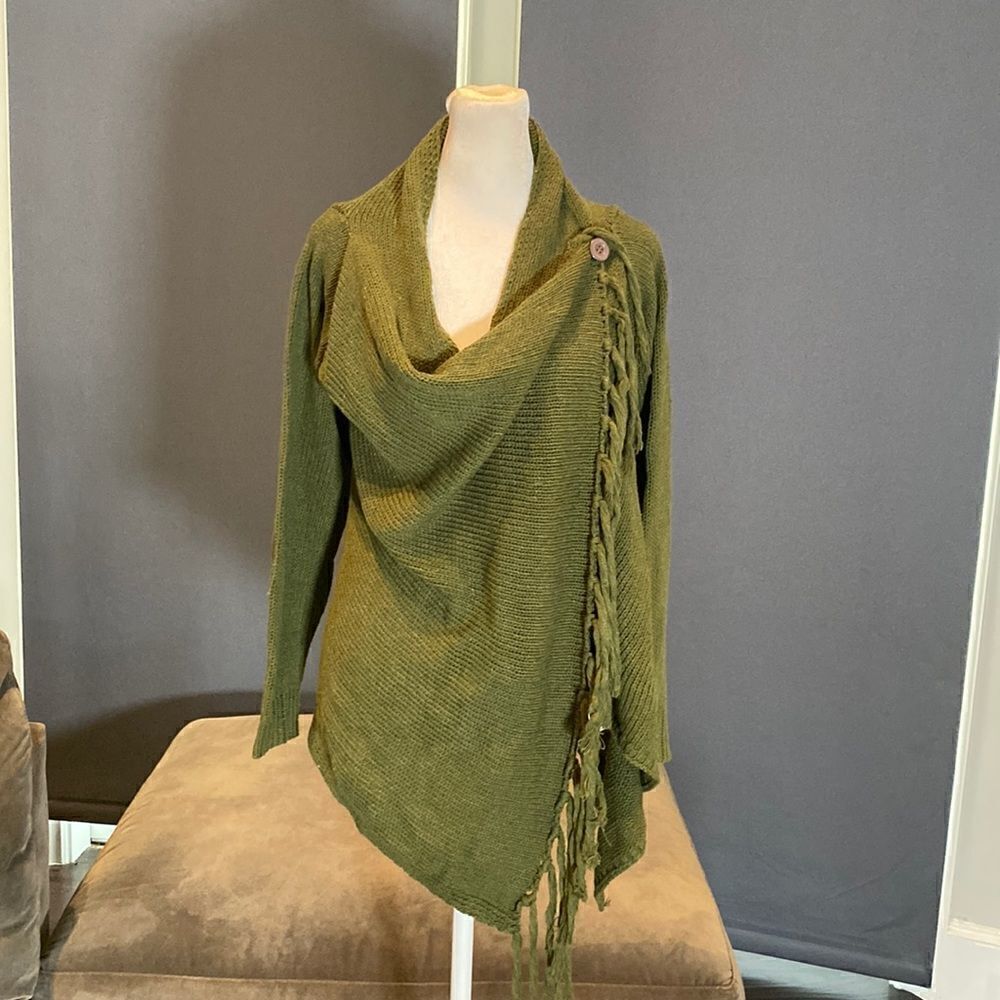 Women’s Casual Green Knitted Sweater Wrap Around Design with Tassels Size S NWOT